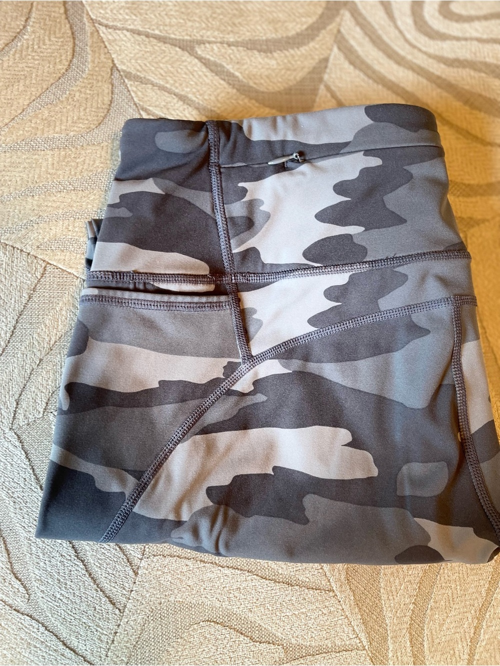 Sweaty Betty Power 7/8 Camo Leggings in Gray